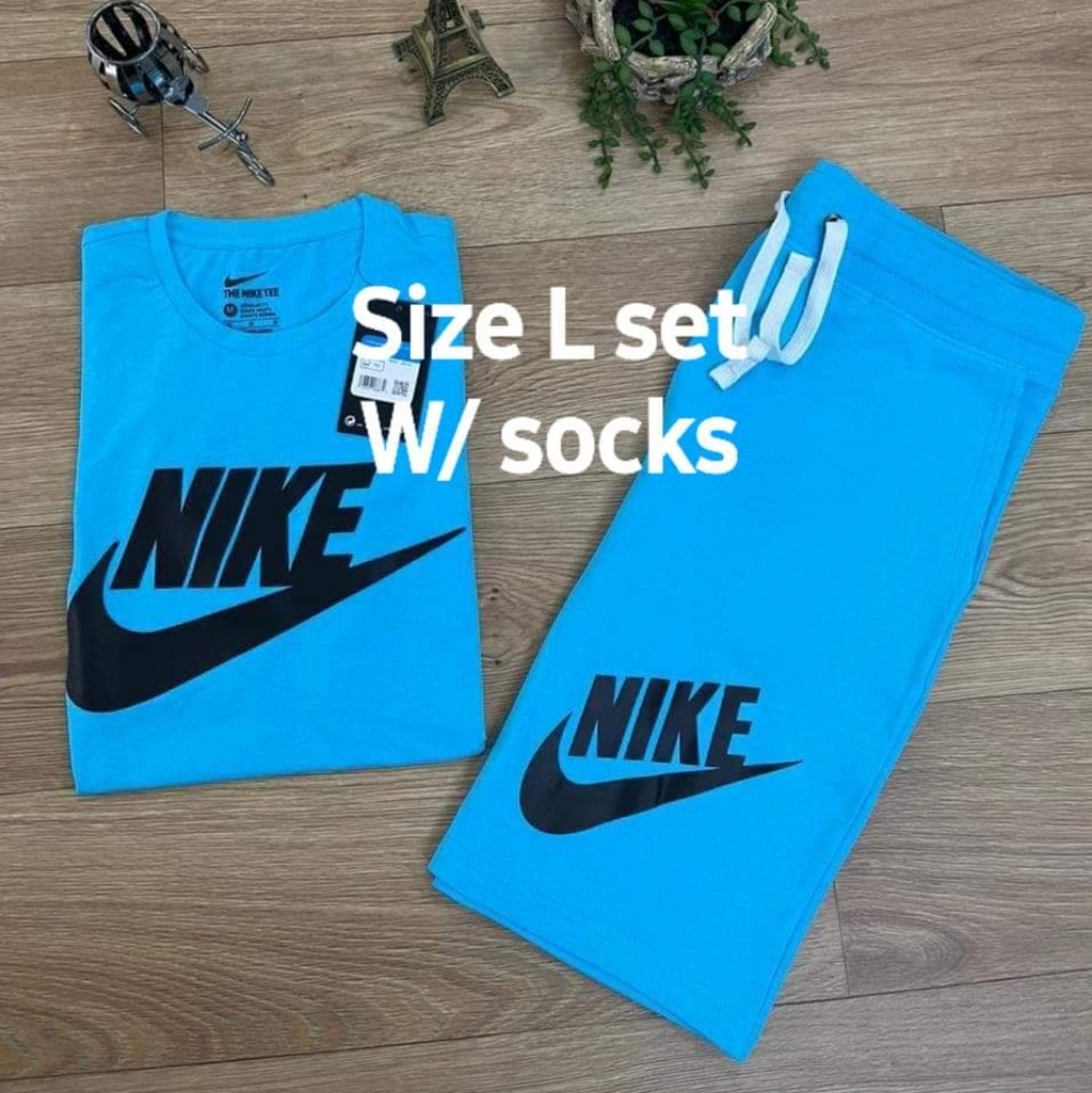 Nike shorts set NO socks